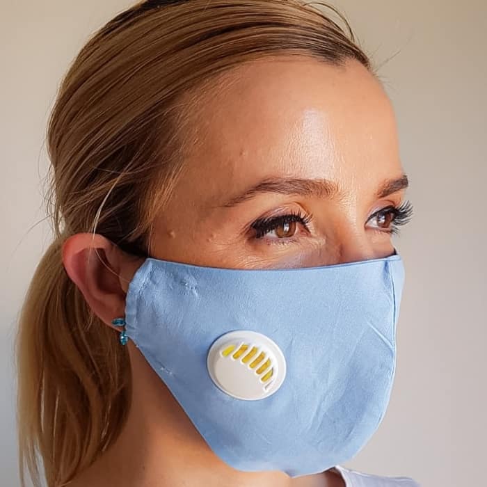 Acoperitoare faciala de utilizat in colectivitate reutilizabila cu filtru si valva